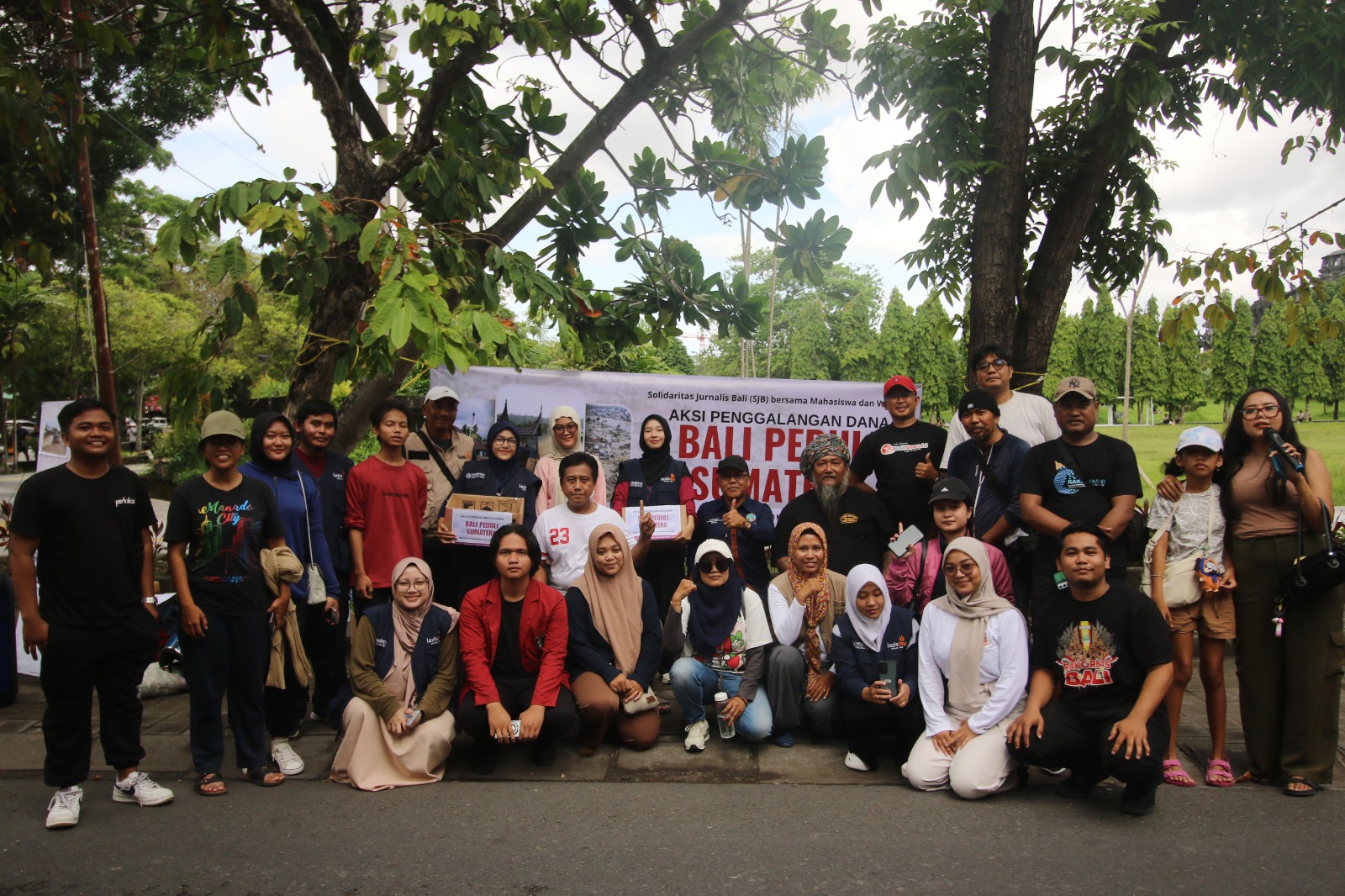 BNEWSID - A powerful display of solidarity filled the eastern side of Puputan Renon Field during Car Free Day (CFD) on Sunday morning (Dec 7), as Bali journali…