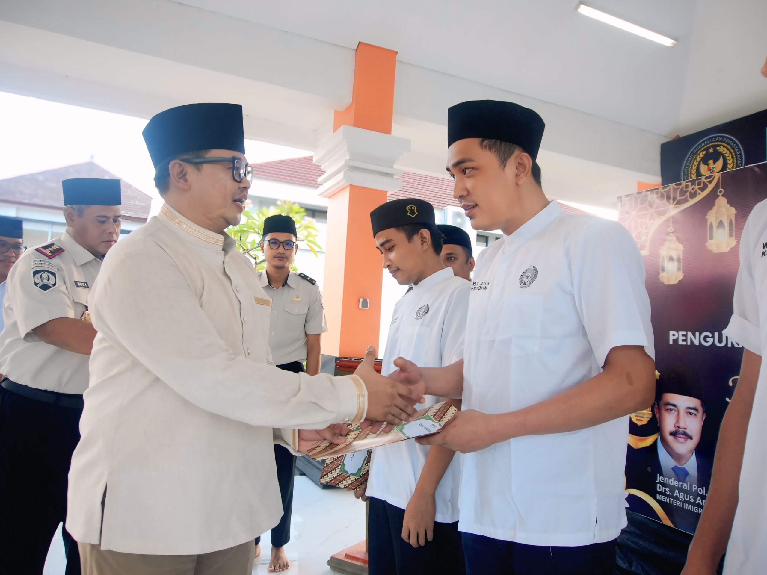 BALINEWSID.COM, DENPASAR - March 21, 2026, The Bali Regional Office of the Directorate General of Corrections on Saturday granted special sentence reductions t…