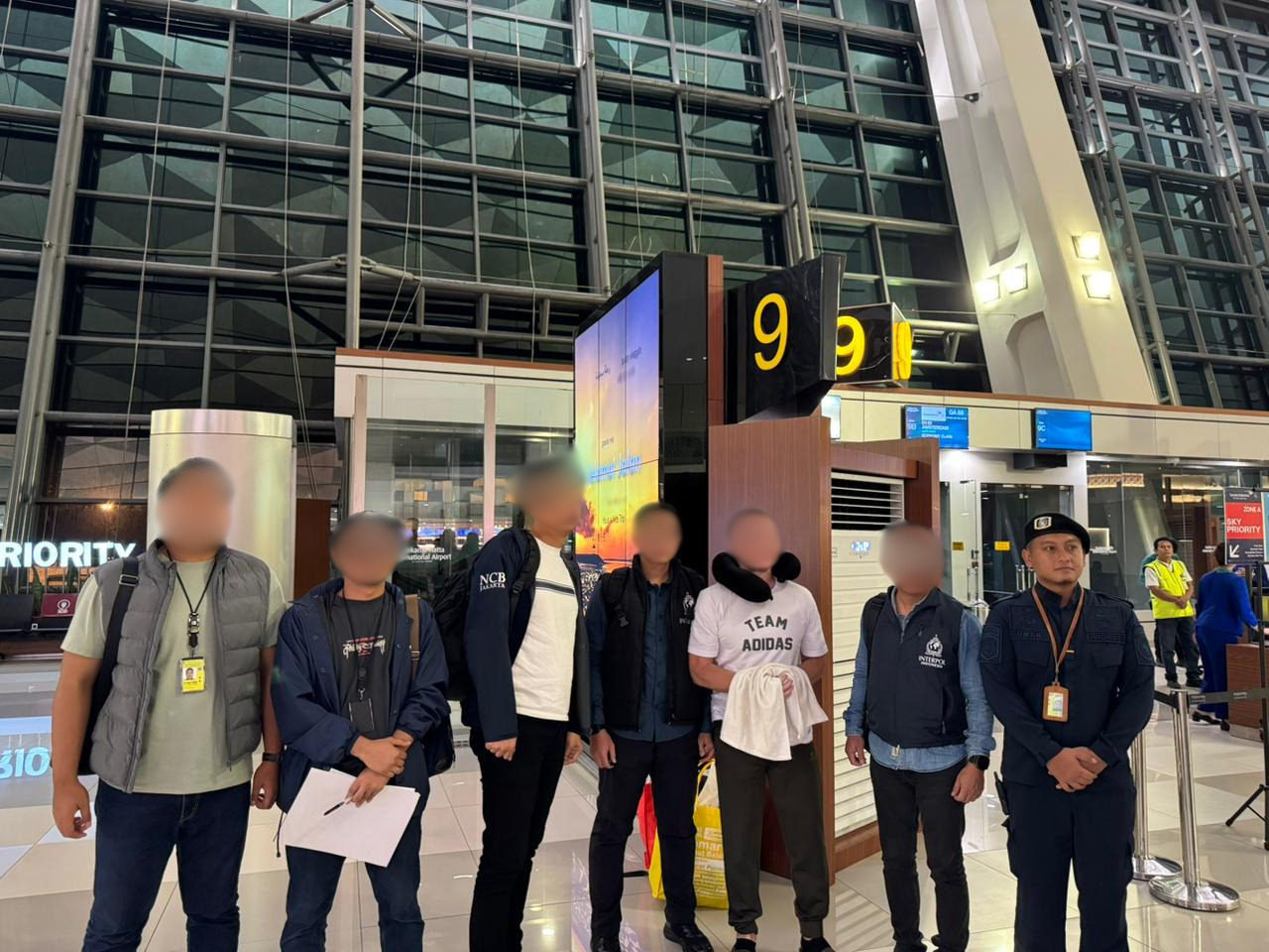 BALINEWSID.COM, BADUNG - Indonesia (April 8, 2026) – Indonesian immigration authorities have deported a British national identified as SL (45), an alleged mafi…