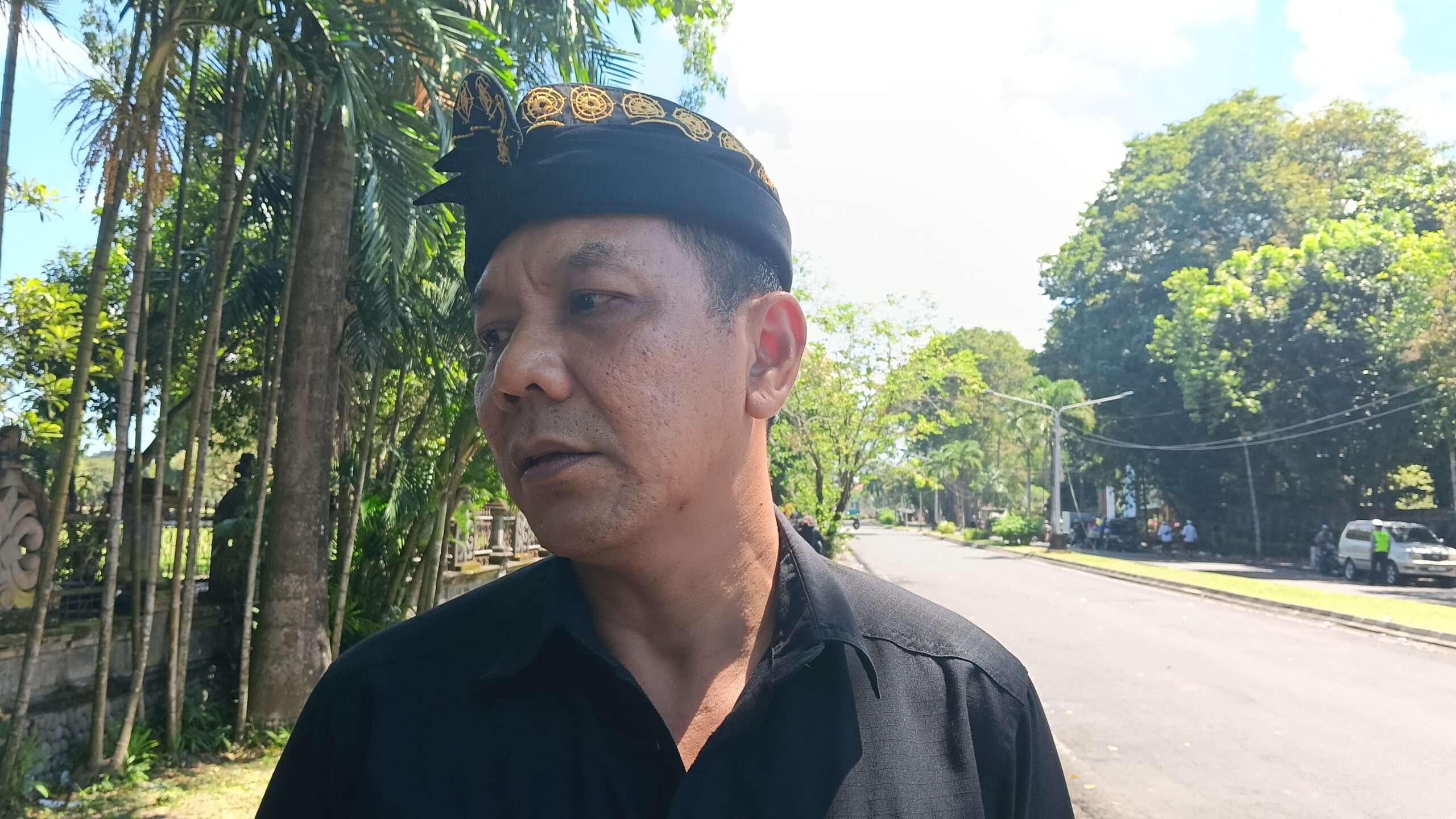 BALINEWSID.COM, DENPASAR — The Bali Provincial Government, through its Public Order Agency (Satpol PP), is intensifying enforcement against improper waste mana…