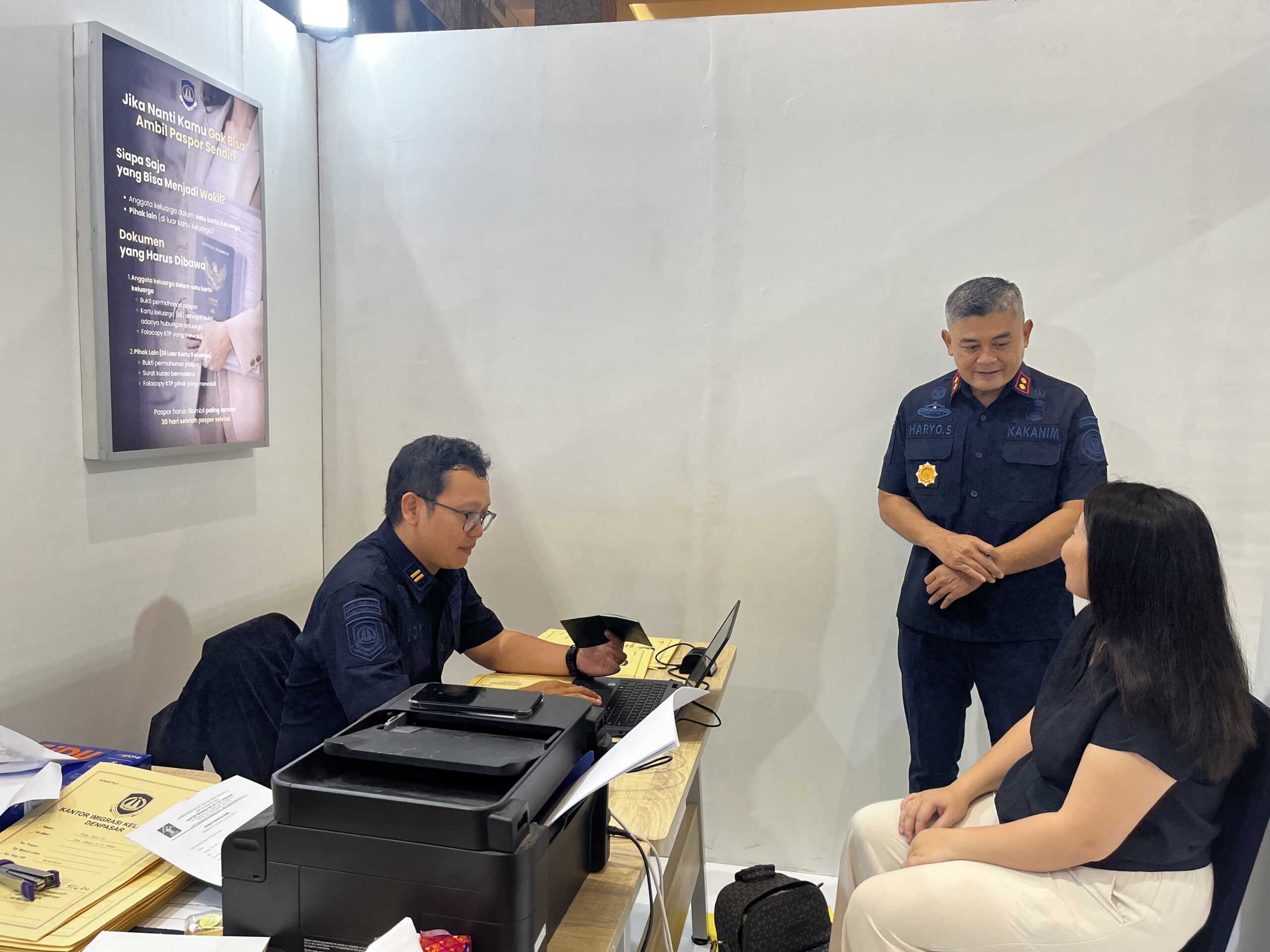 BALINEWSID.COM, DENPASAR — The Class I Immigration Office with TPI Denpasar opened an on-site passport service during the 16th Bali Indonesia Tourism & Trade I…
