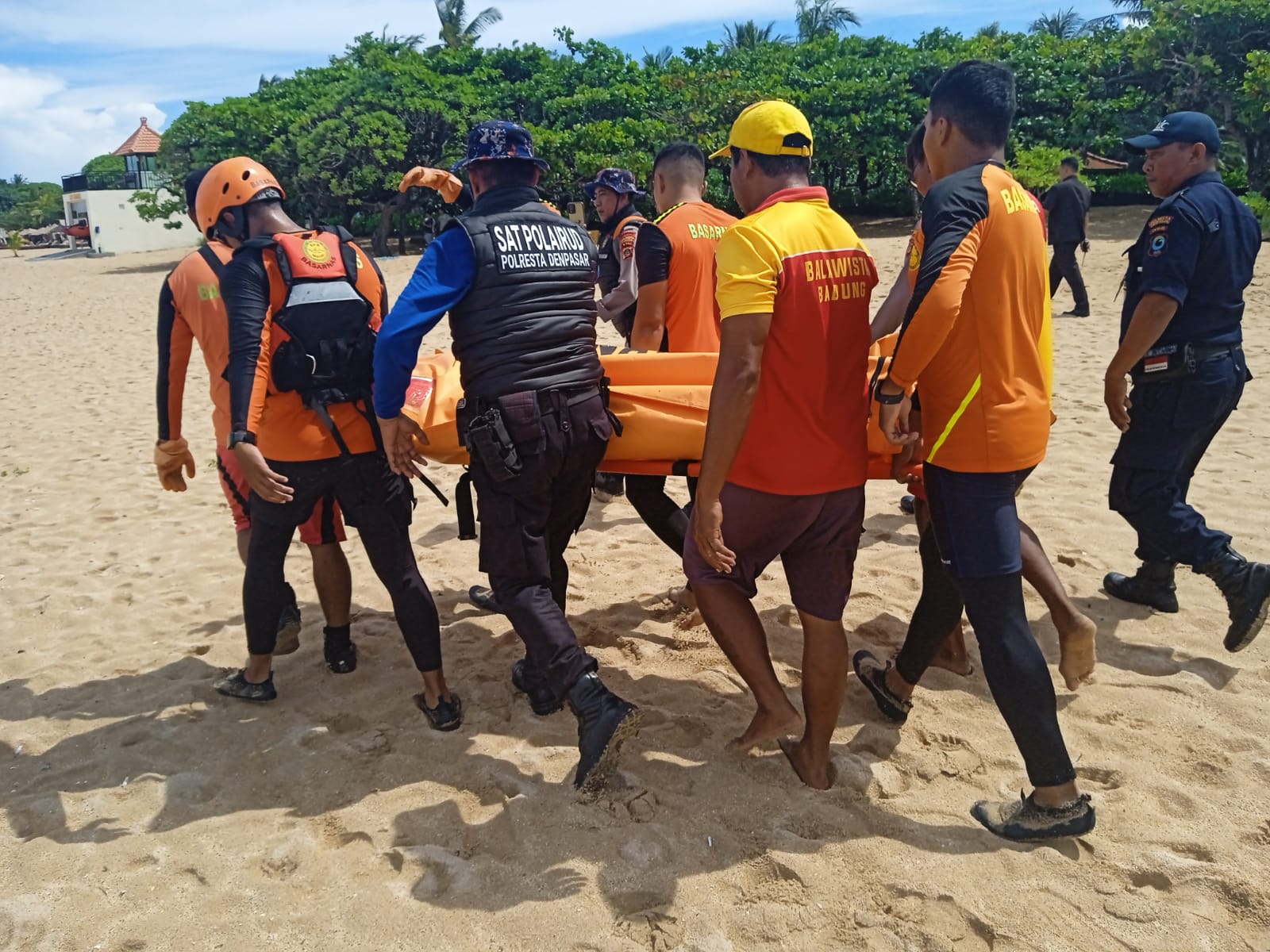 BALINEWSID.COM, BADUNG  – A Serbian national, identified as Sinisa Bilanovic (58), was found dead floating in the waters of Mengiat Beach, Nusa Dua, South Kuta…