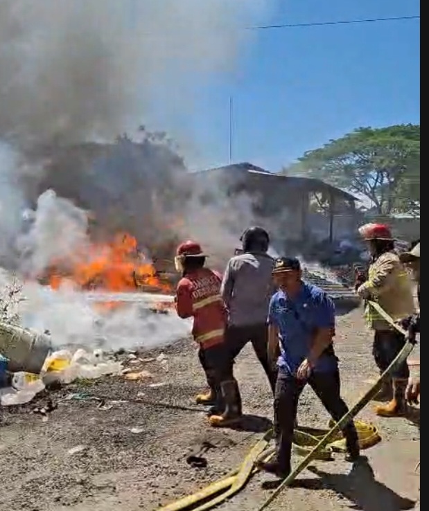 BALINEWSID.COM, DENPASAR — The Denpasar City Fire and Rescue Service has confirmed that viral information circulating on social media about a fire at the Suwun…