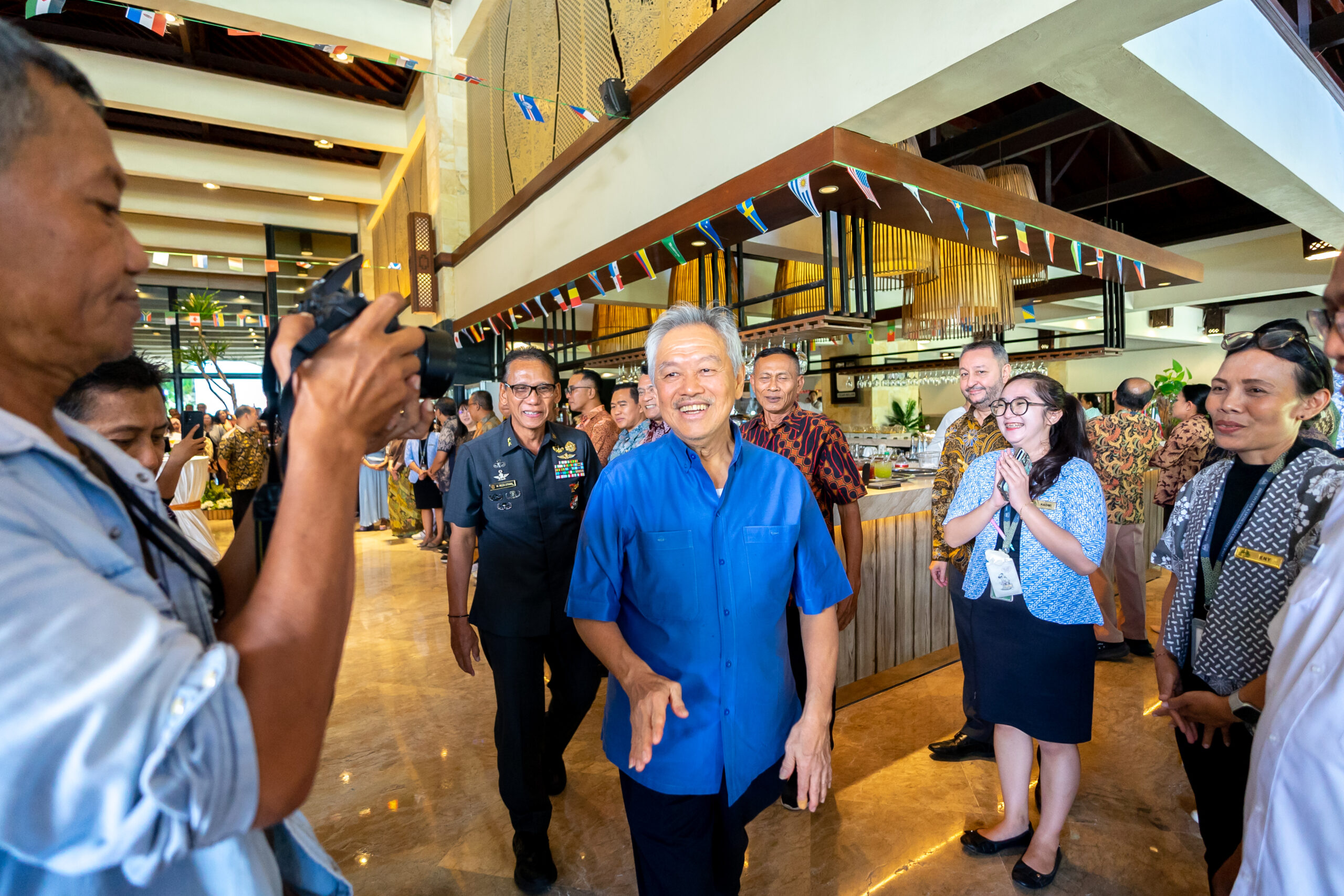 BALINEWSID.COM, BADUNG – Founder and Patron of Artha Graha Peduli,Tomy Winata, expressed strong optimism about Bali’s future as a leading tourism and investmen…