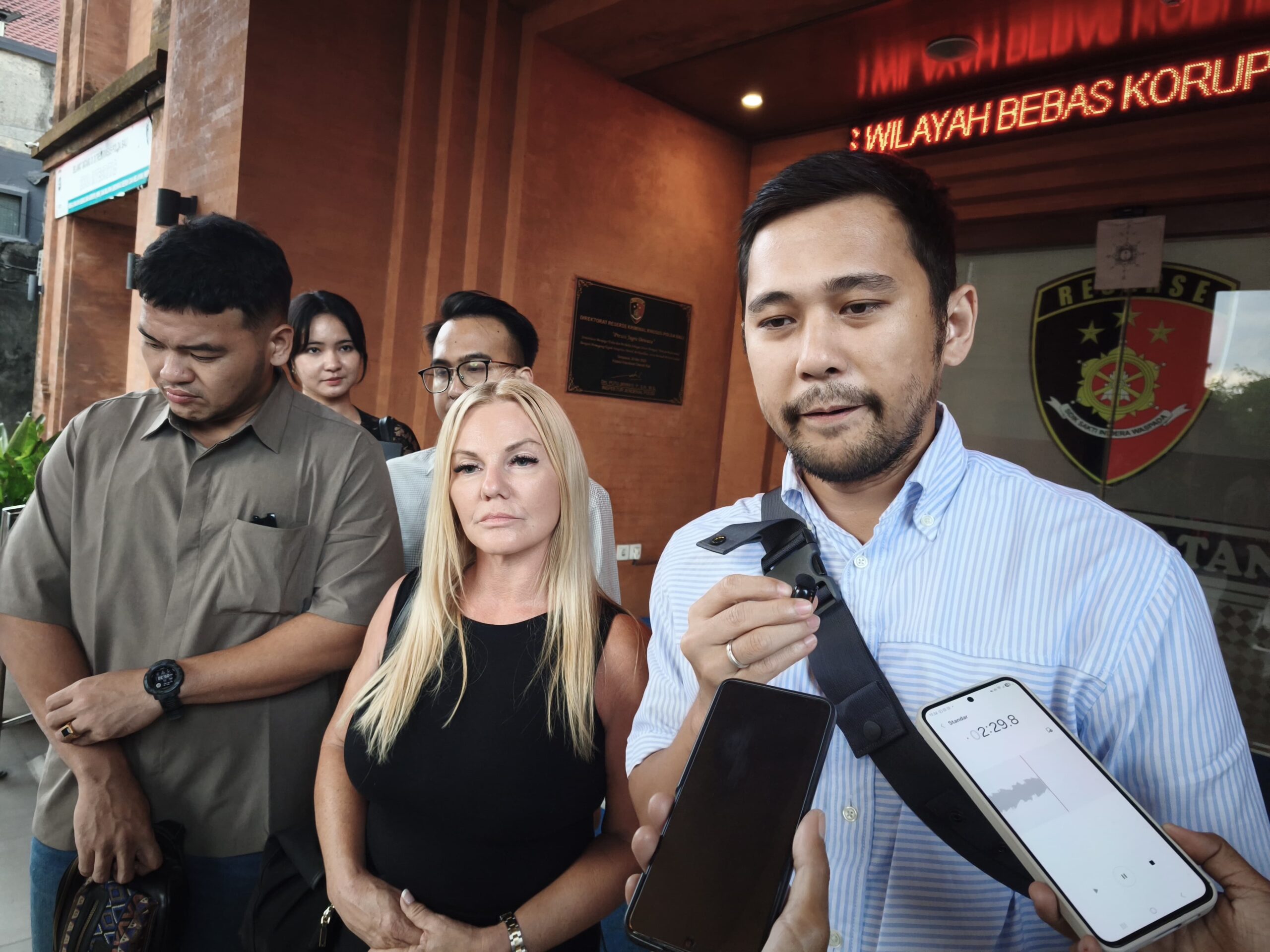 BALINEWSID.COM, DENPASAR – Allegations of property investment fraud have surfaced once again after 30 Australian nationals formally reported the Marina Bay Cit…
