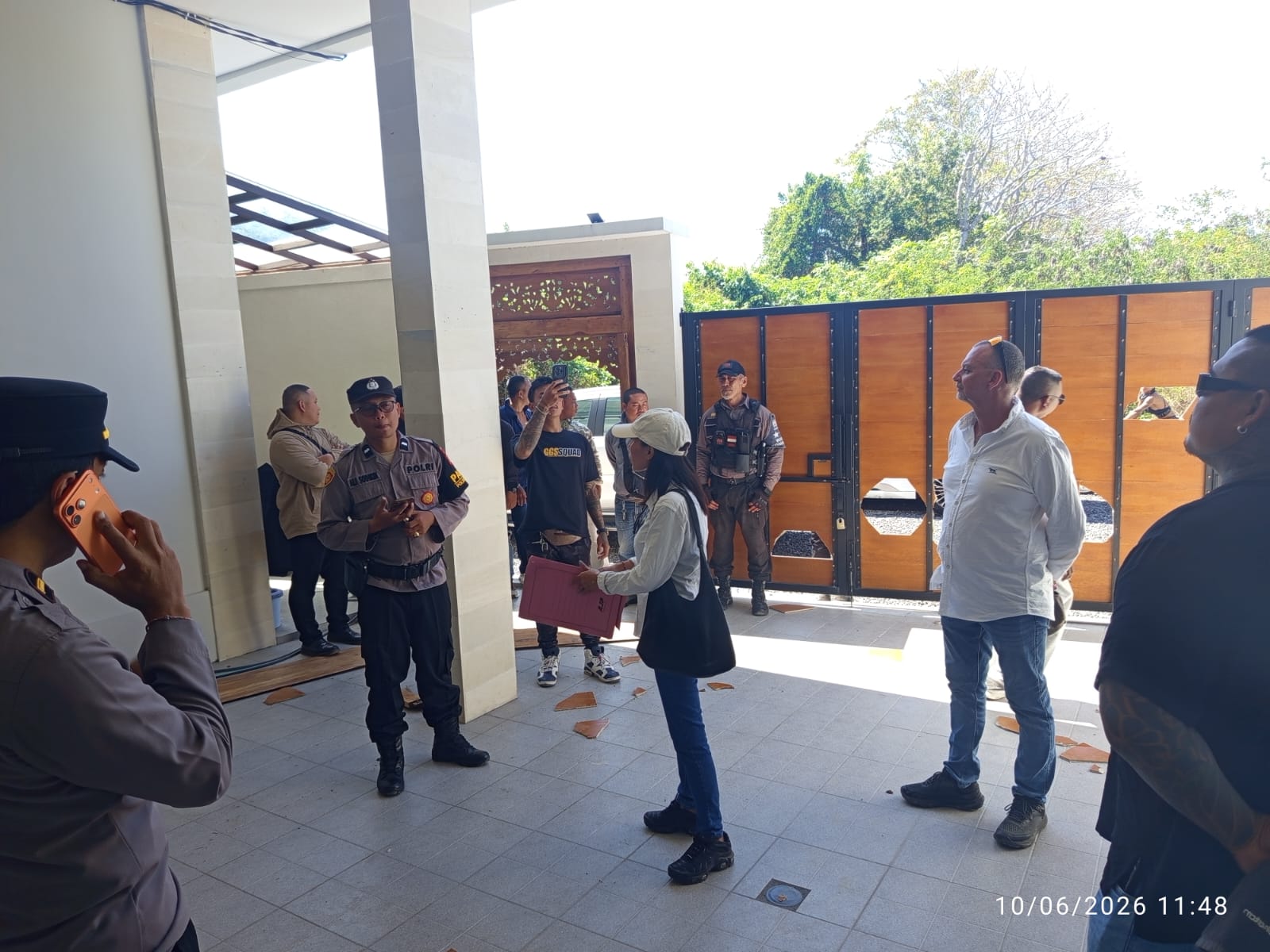 BALINEWSID.COM, BADUNG – Police in South Kuta are investigating an alleged vandalism incident at Villa Dom, located on Jalan Nusa Dua Highland No. 25, Benoa Vi…