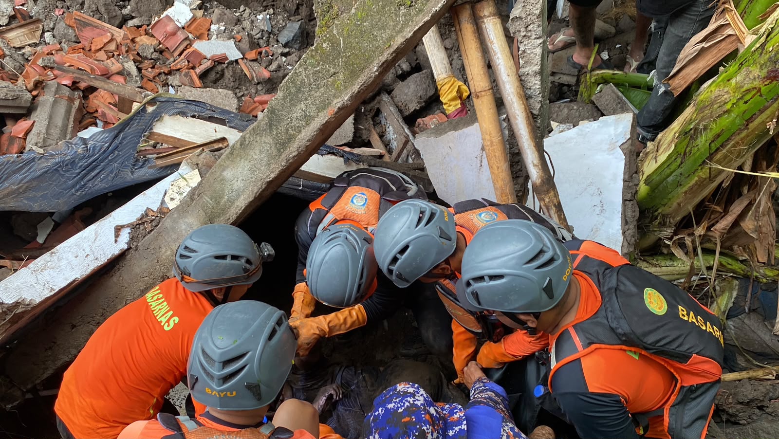 BALINEWSID.COM, BULELENG — A victim of the flash flood that struck Bakti Seraga Village in Buleleng Regency, Bali, was found dead by a joint search and rescue …