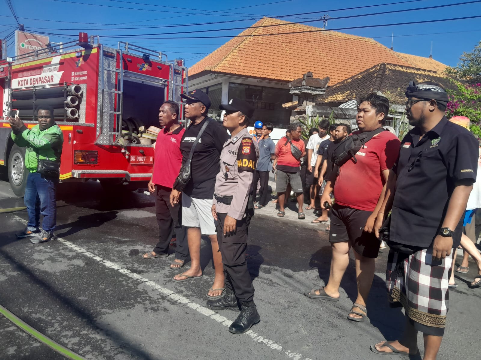 BALINEWSID.COM, DENPASAR – A major fire engulfed three neighboring businesses in Sanur, South Denpasar, on Sunday afternoon (June 14, 2026), destroying a bar, …