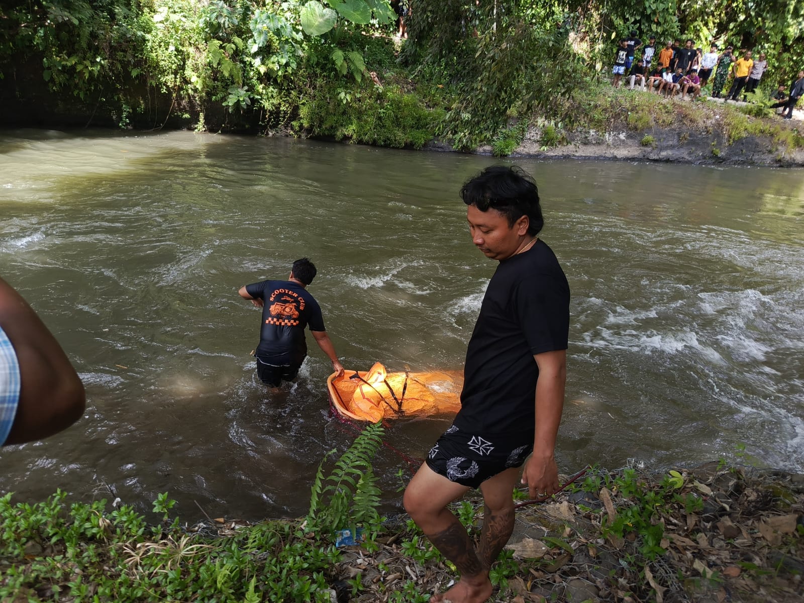 BALINEWSID.COM, GIANYAR – An unidentified man was found dead in the Ayung River in Kedewatan Village, Ubud District, Gianyar Regency, on Friday (June 19, 2026)…
