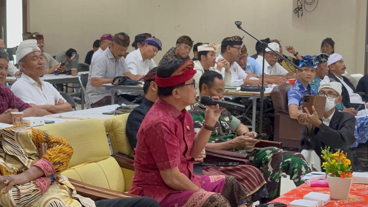 BALINEWSID.COM, DENPASAR – The controversy surrounding access for Hindu worshippers to temples located within the PT Bali Turtle Island Development (BTID) proj…