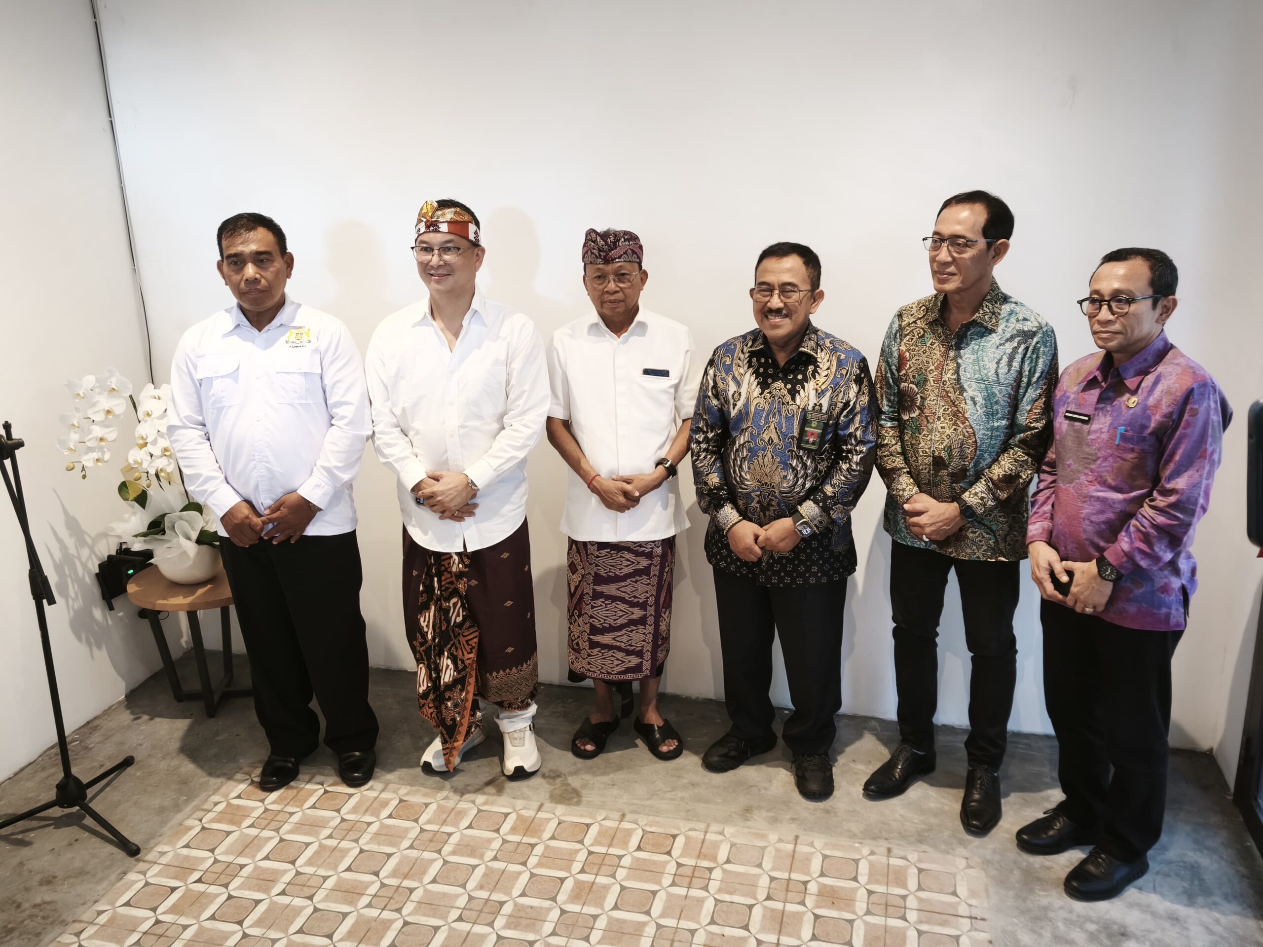 Koster Backs Bali IFC Plan, Stresses Legal Certainty for Investors