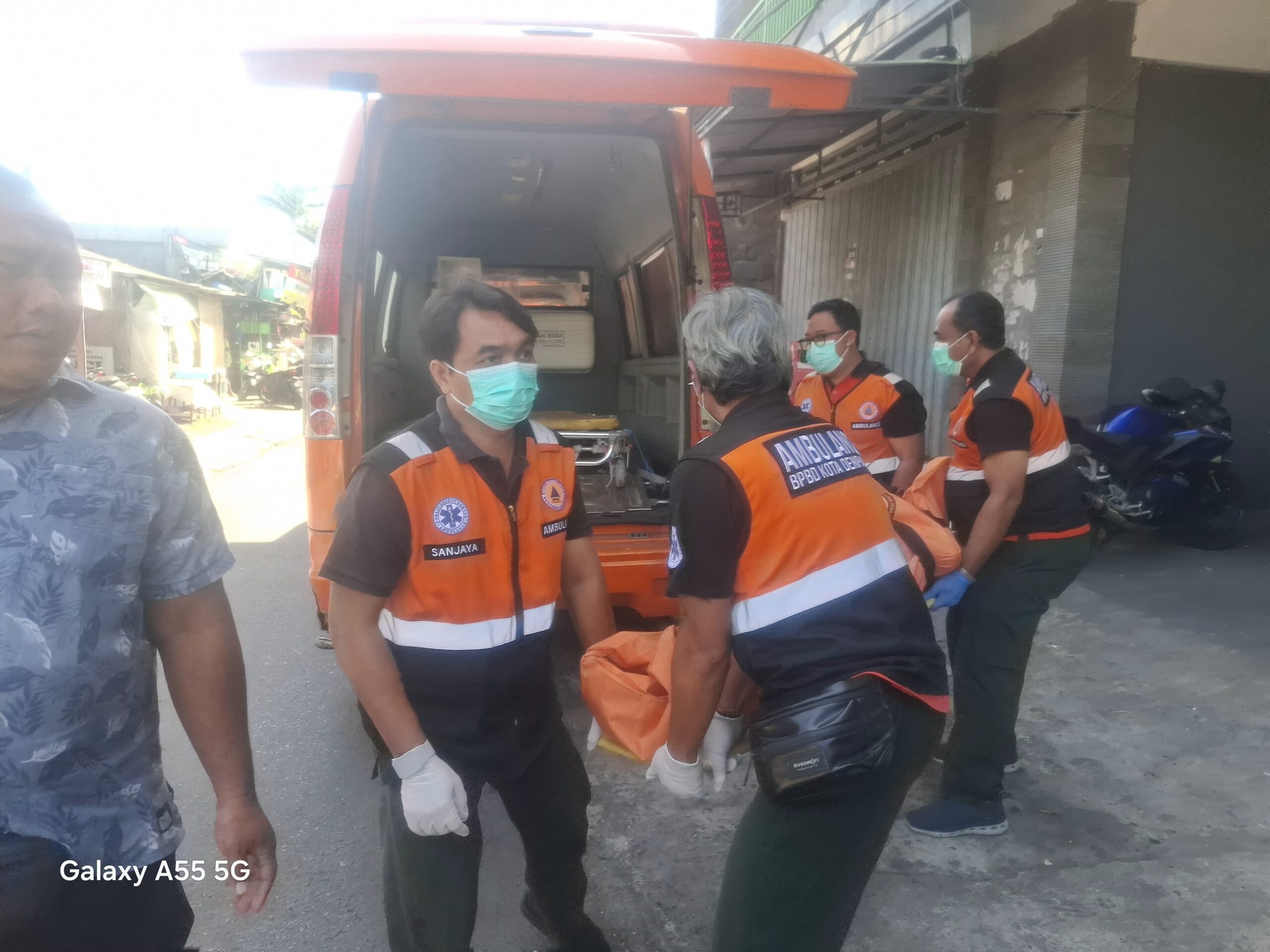 BALINEWSID.COM, DENPASAR – A 34-year-old man was found dead inside his boarding house room in North Denpasar on Thursday (July 2, 2026) morning. Police are inv…