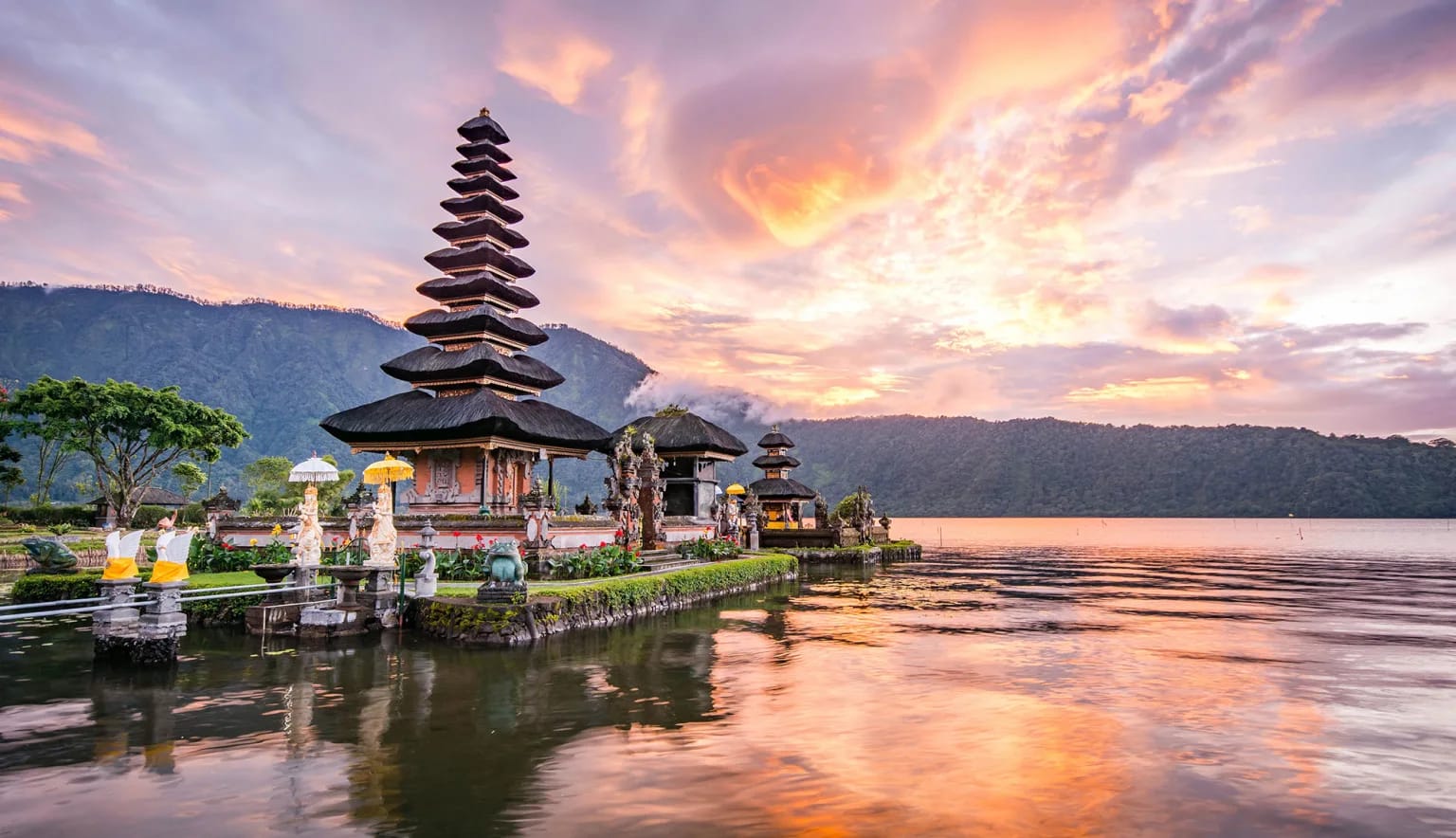 BALINEWSID.COM, DENPASAR – Bali has once again cemented its reputation as one of the world's premier travel destinations after being named the World's Best Des…