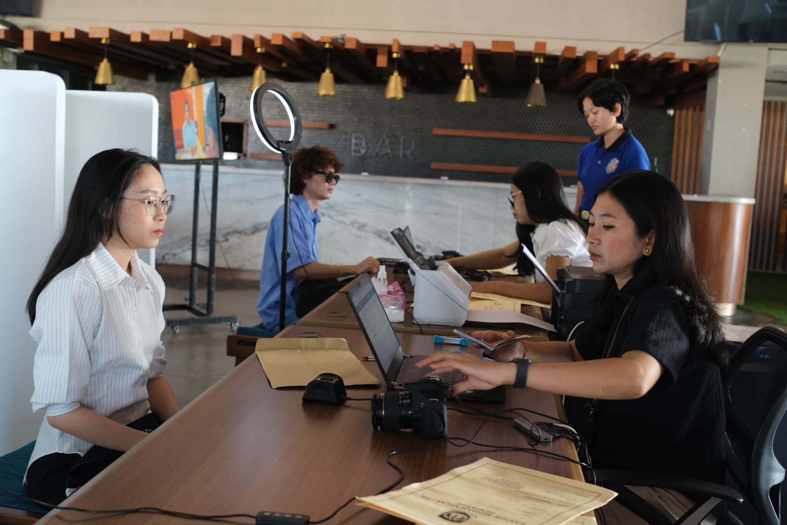 BALINEWSID.COM, DENPASAR – The Class I Immigration Office with Immigration Checkpoint (TPI) Denpasar launched its PASPORIA (Sunday Passport Service) program at…