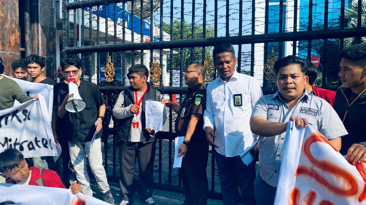 BALINEWSID.COM, MEDAN – An alliance of student organizations in North Sumatra, comprising the Cipayung Plus coalition—including the North Sumatra Regional Lead…