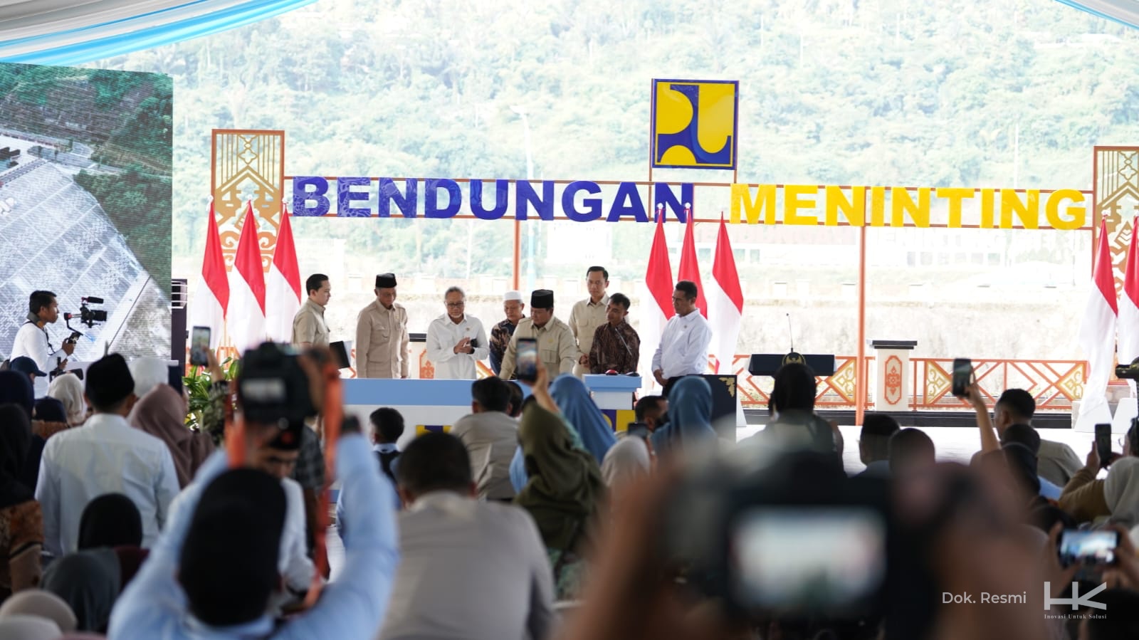 BALINEWSID.COM, WEST LOMBOK – Indonesian President Prabowo Subianto officially inaugurated five newly completed dams across the country during a centralized ce…