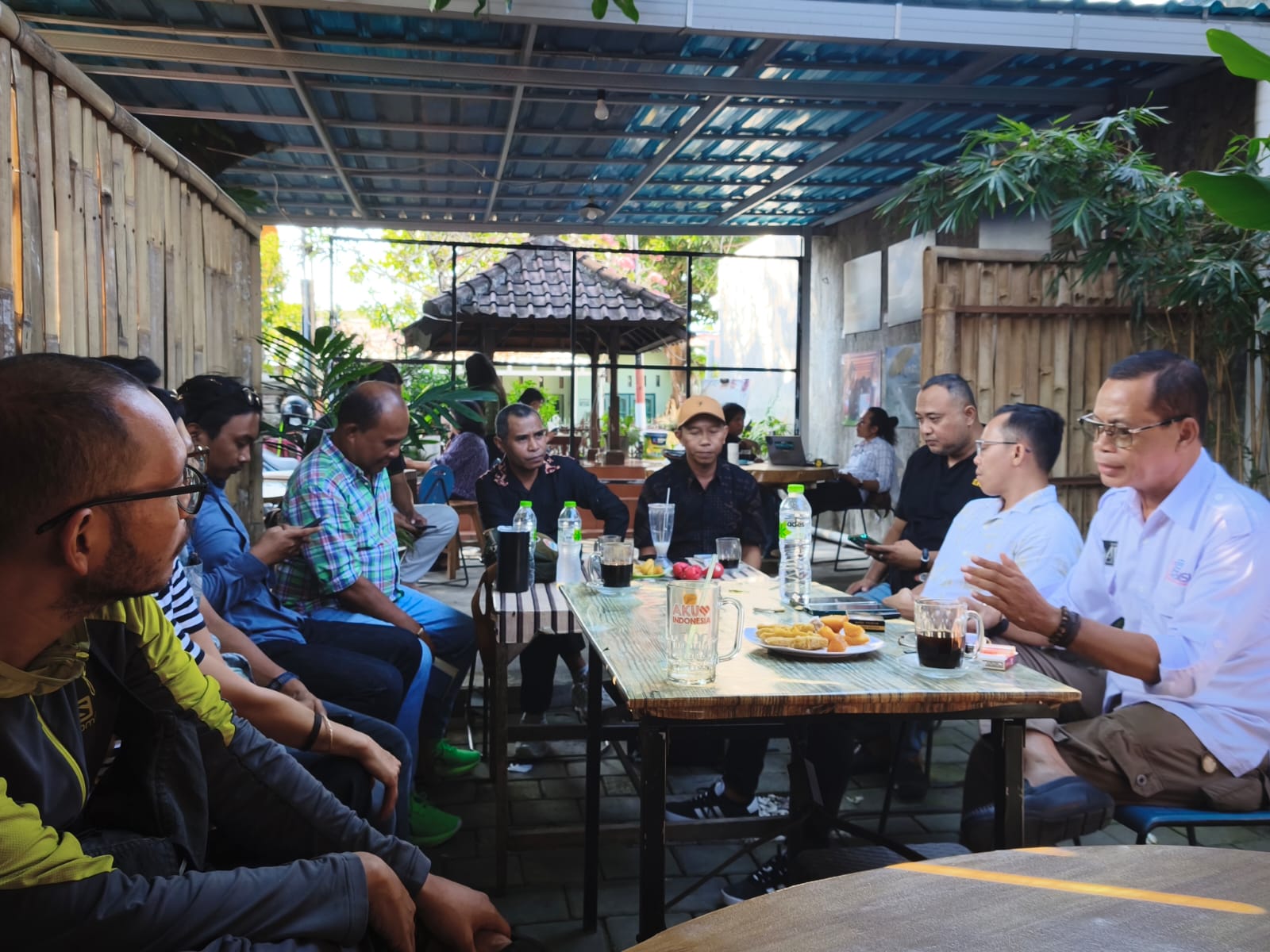 BALINEWSID.COM, DENPASAR – Bali Journalists Solidarity (Solidaritas Jurnalis Bali/SJB) has urged the Denpasar District Court to dismiss a civil lawsuit worth R…