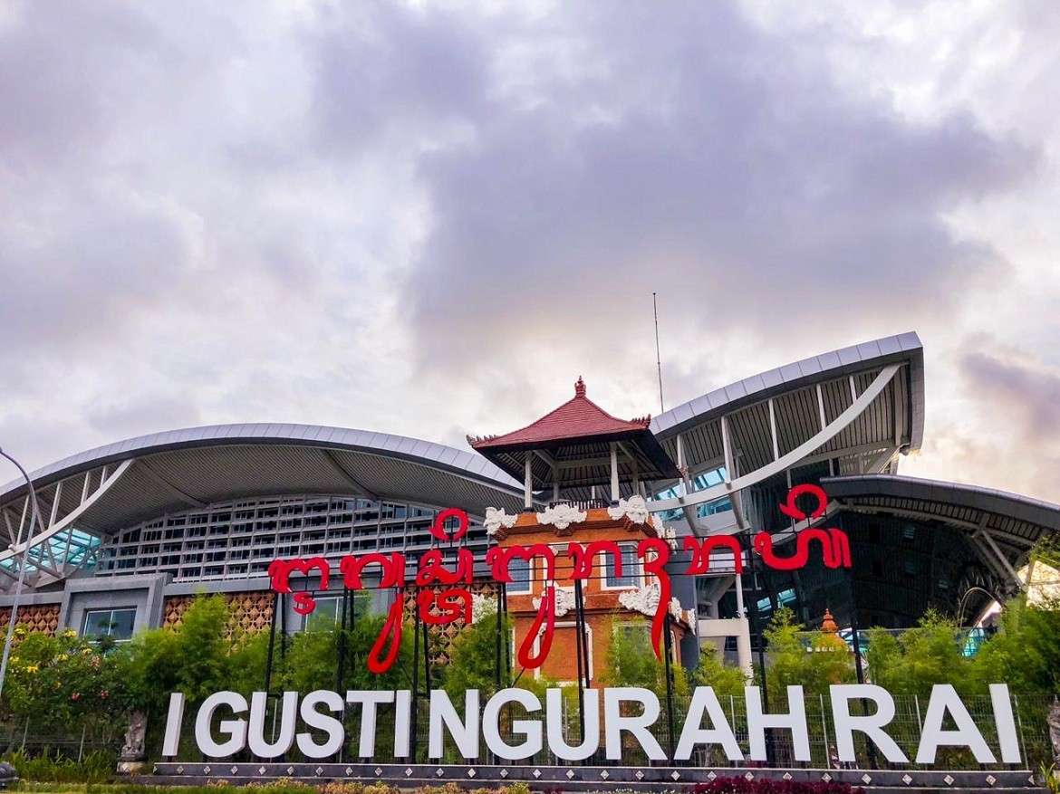 BALINEWSID.COM, BADUNG – Bali’s I Gusti Ngurah Rai International Airport tightened security after receiving an electronic message containing an alleged bomb th…
