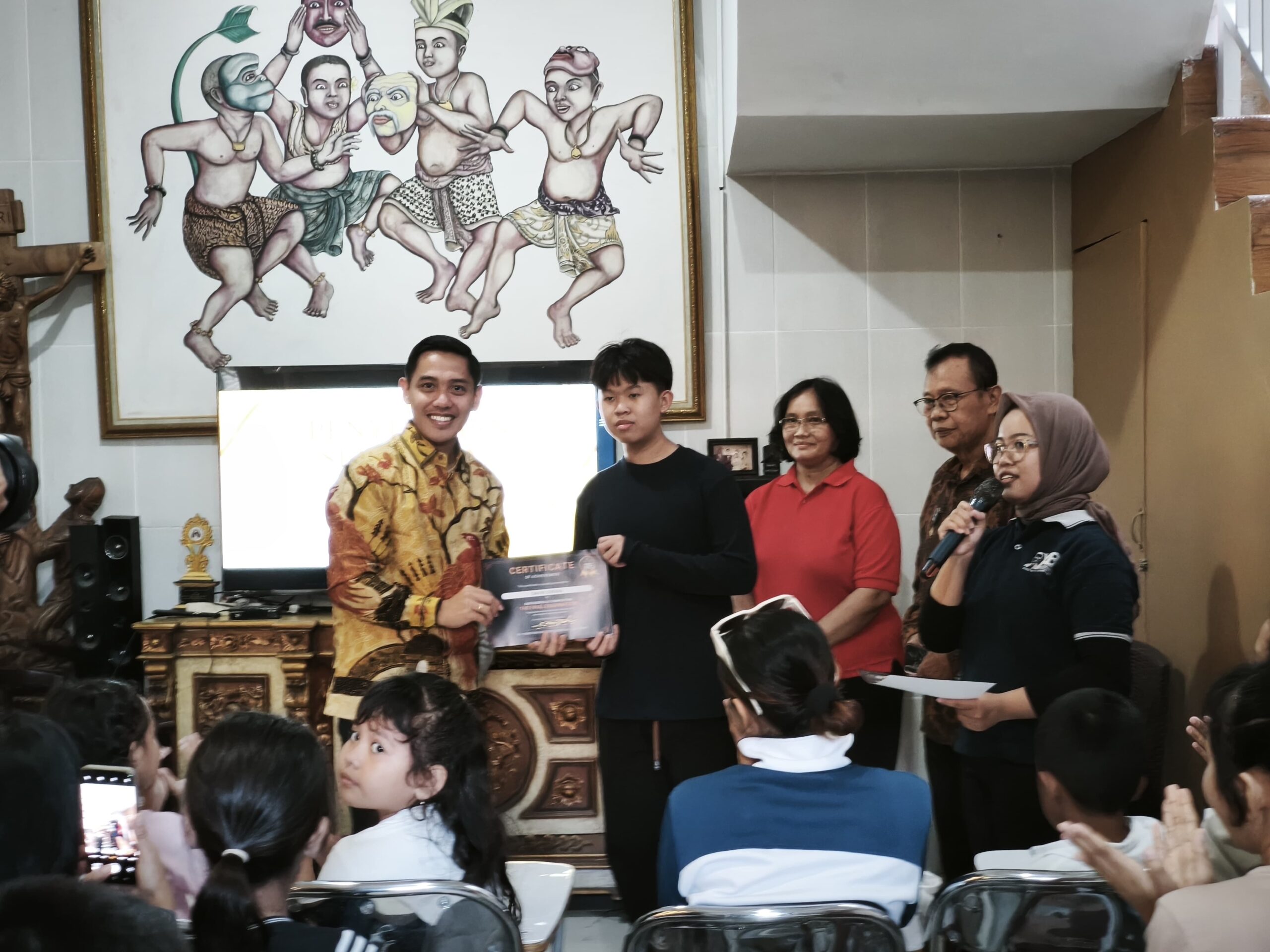BALINEWSID.COM, DENPASAR – After two years serving as a member of the Denpasar City Regional House of Representatives (DPRD), Yonathan Andre Baskoro has reflec…
