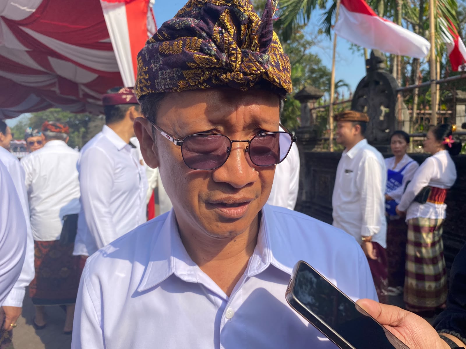 BALINEWSID.COM, DENPASAR — The Indonesian central government is reviewing the development scheme for the Gilimanuk-Mengwi Toll Road in Bali, a process that cou…