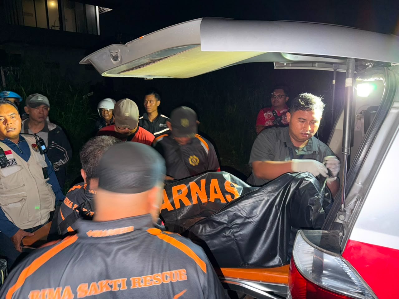 BALINEWSID.COM, DENPASAR — A 38-year-old man from East Nusa Tenggara (NTT), Ferdinand Faot, was found dead at the bottom of the Tukad Mati canal in the norther…