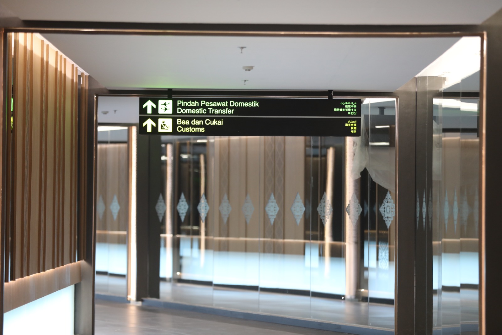 BALINEWSID.COM, BADUNG — Bali’s I Gusti Ngurah Rai International Airport is set to open a new passenger transfer bridge connecting its international and domest…