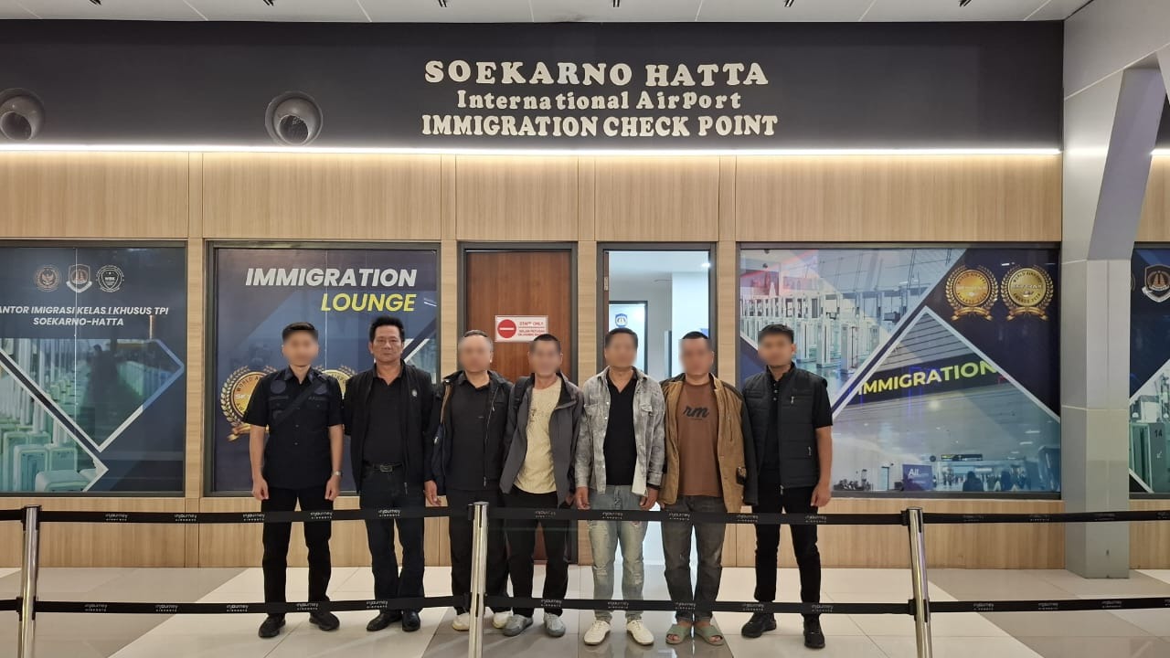 BALINEWSID.COM, ATAMBUA — The Atambua Class II Immigration Office deported five Chinese nationals on Tuesday, August 25, 2026, after authorities determined tha…