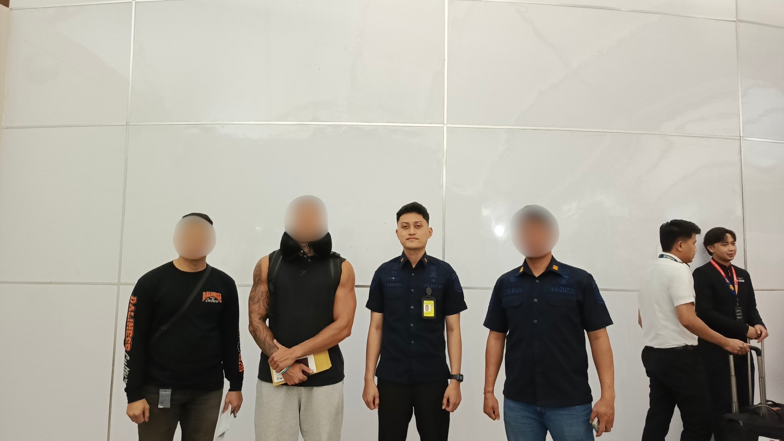 DENPASAR, BALINEWS.ID — The Denpasar Immigration Office deported a 30-year-old French national identified by the initials L.R. through I Gusti Ngurah Rai Inter…