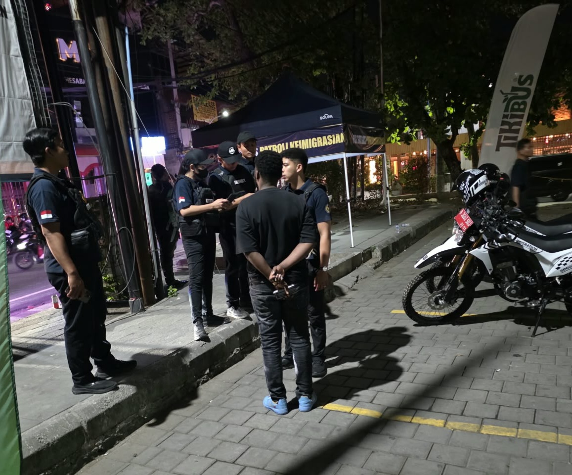BALINEWSID.COM, BADUNG — An unusual incident occurred shortly after Immigration Director General Hendarsam Marantoko left the Dharma Dewata patrol location at …
