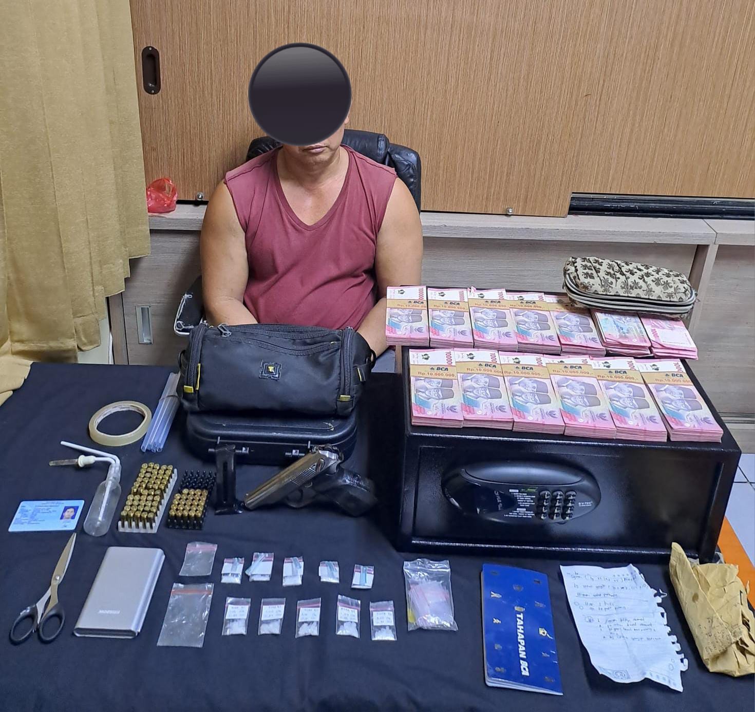 BALINEWSID.COM, DENPASAR — Bali Police have uncovered a suspected drug trafficking case involving methamphetamine and the alleged illegal possession of a firea…