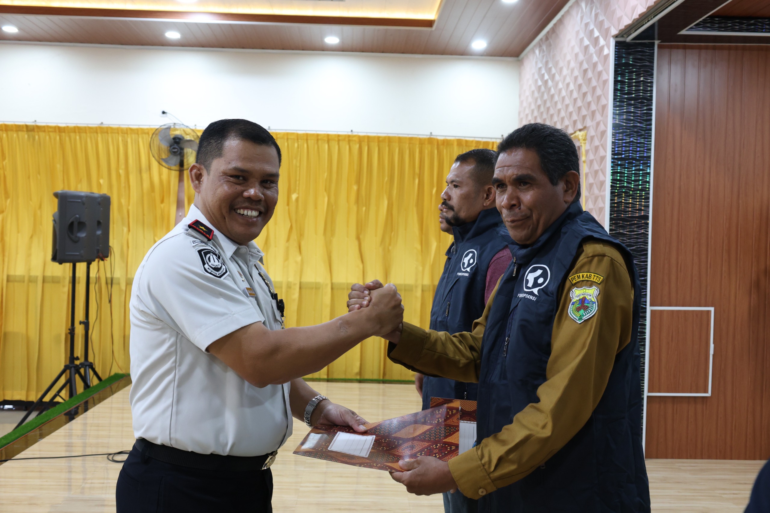 BALINEWSID.COM, SOE — The Kupang Immigration Detention Center has established the Regional Forum for Communication on the Handling of Immigration Detainees and…