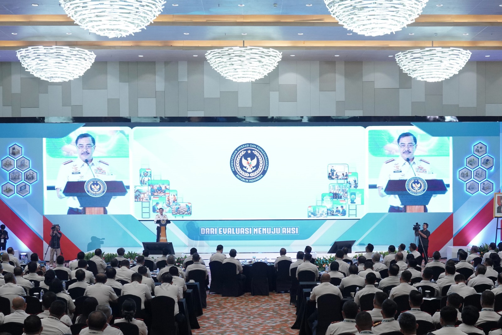 Kemenimipas Coordination Meeting Produces 33 SOPs and Five New Governance Instruments, Minister Agus Stresses Control of Illegal Levies and Gratuities