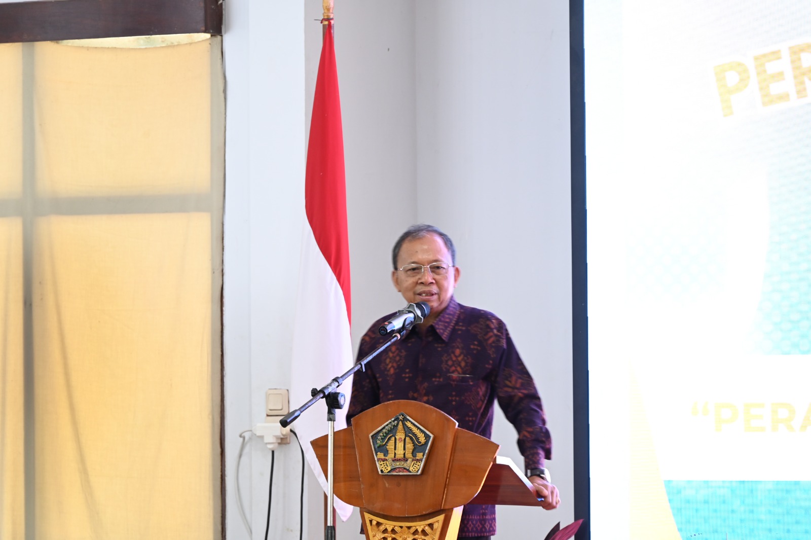BALINEWSID.COM, DENPASAR — Bali Governor Wayan Koster said around 5,000 villa businesses in Bali have applied for operating permits since 2025, following a pol…