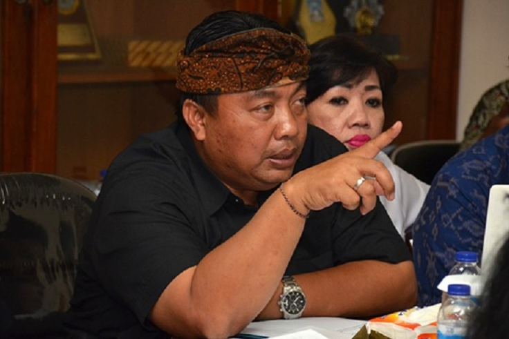 BALINEWS.ID - Anggota DPR RI Komisi X , Nyoman Parta, menegaskan bahwa Online Single Submission (OSS) tidak boleh disalahartikan sebagai izin untuk membangun a…