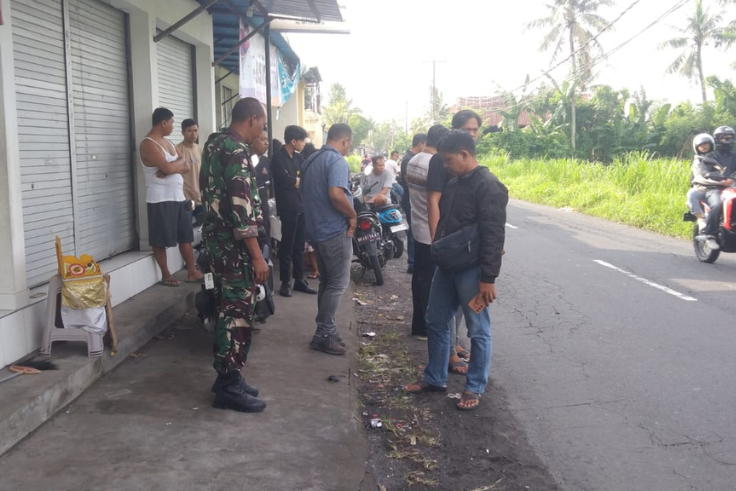 GIANYAR, BALINEWS.ID - Kasus pembunuhan di Jalan Raya Tojan, Desa Blahbatuh, Gianyar, telah mencapai titik terang. Para pelaku saat ini sudah diamankan oleh Po…