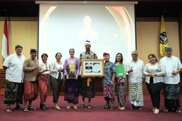 BALINEWS.ID - Soulshine Bali proudly announces its prestigious achievement of the Gold Medal at the 2024 Tri Hita Karana Awards, marking a significant mileston…
