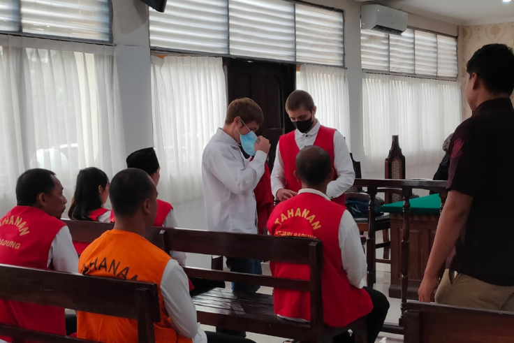 DENPASAR, BALINEWS.ID - Ivan Volovod (32) dan Mykyta Volovod (32), saudara kembar asal Ukraina, yang terlibat dalam pembuatan narkoba di Bali, dijatuhi hukuman…