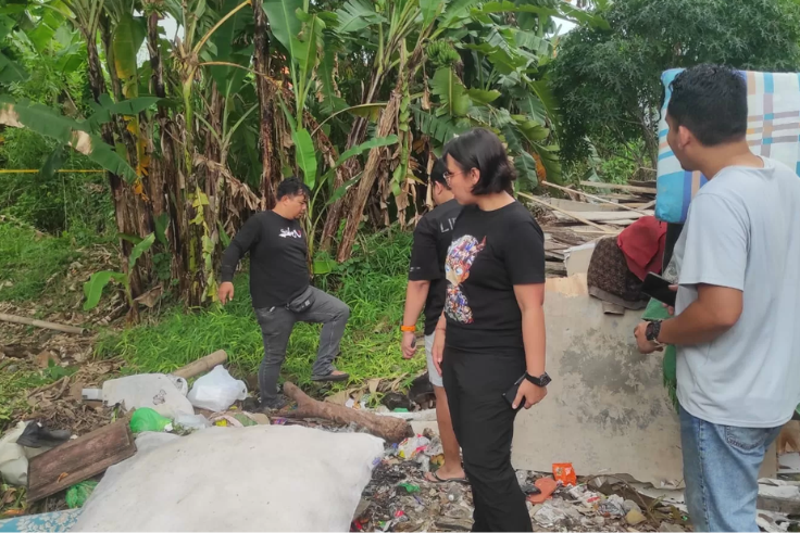 DENPASAR, BALINEWS.ID - Warga di Jalan Pura Demak V, Desa Pemecutan Kelod, Denpasar Barat, digegerkan dengan penemuan jasad seorang kakek di lahan kosong pada …
