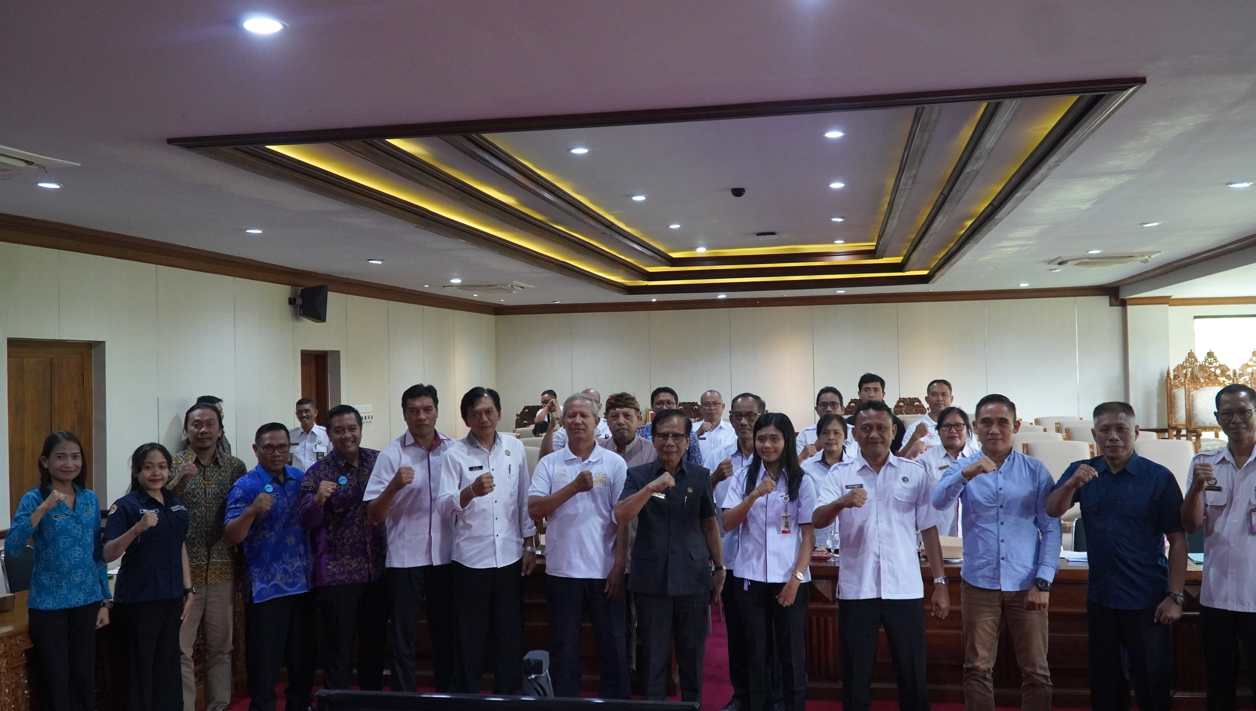 GIANYAR, BALINEWS.ID – Persoalan narkoba di Gianyar belum tertangani dengan baik. Hal itu terungkap dalam forum diskusi yang digelar BNN bersama sejumlah eleme…