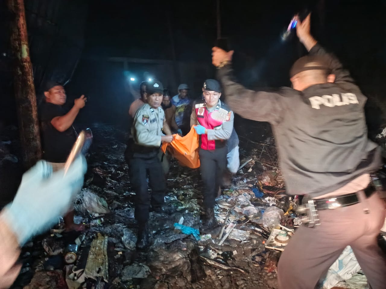 KLUNGKUNG, BALINEWS. ID – Gudang rongsokan di Jalan Raya Desa Gelgel menuju Desa Jumpai, Kecamatan Klungkung terbakar pada Sabtu (22/2/2025). Kejadian itu meng…