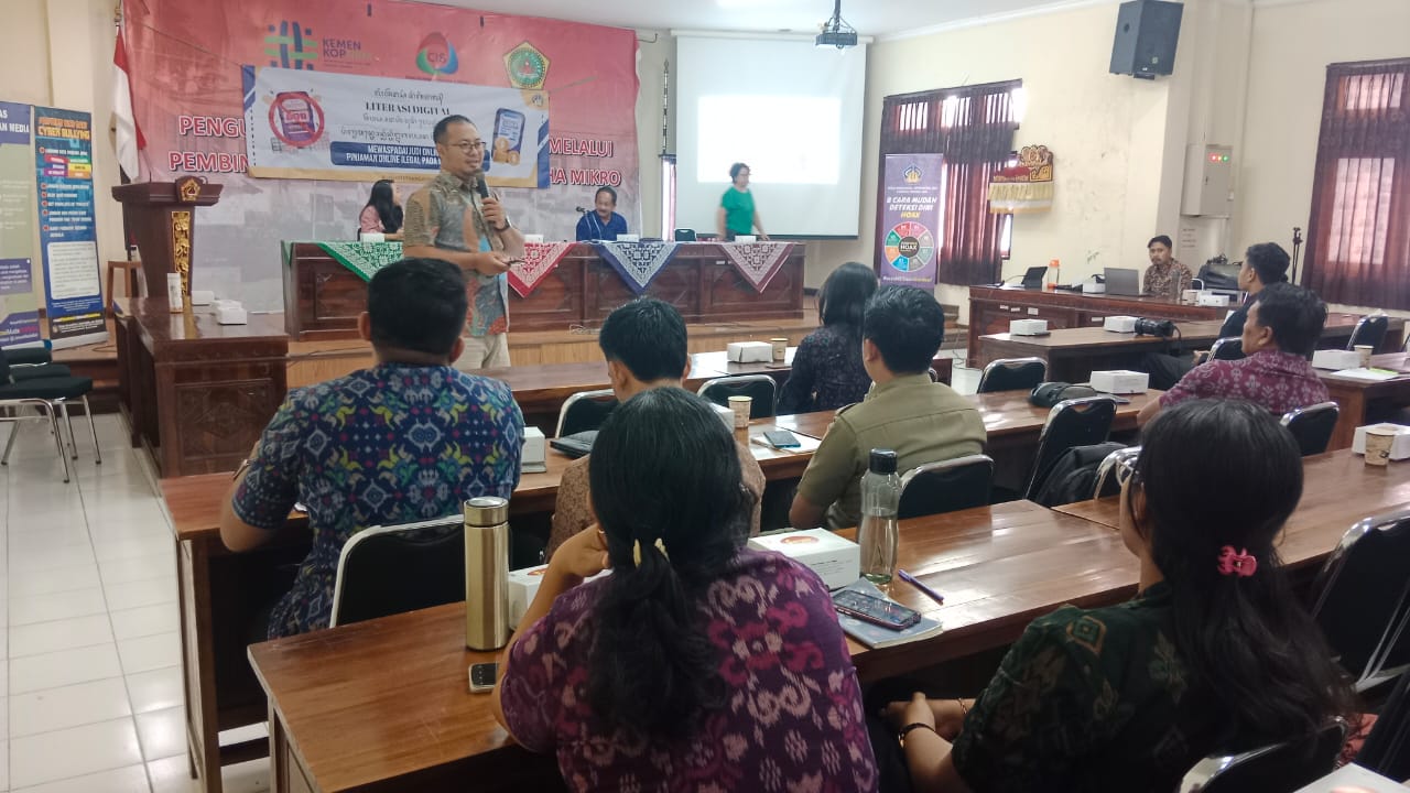 GIANYAR, BALINEWS.ID – Akhir-akhir ini marak judi online yang dengan mudah diunduh lewat handphone. Mirisnya, ketika dana peserta judi habis, aplikasi judi onl…