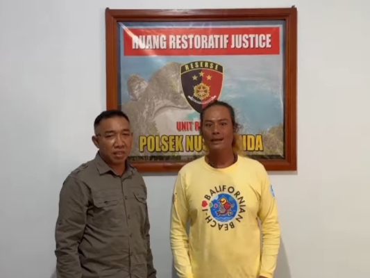 KLUNGKUNG, BALINEWS. ID - Aksi perkelahian warga di Pelabuhan Banjar Nyuh, Desa Ped, Kecamatan Nusa Penida, Klungkung, pada Sabtu 22 Februari 2025, sempat rama…
