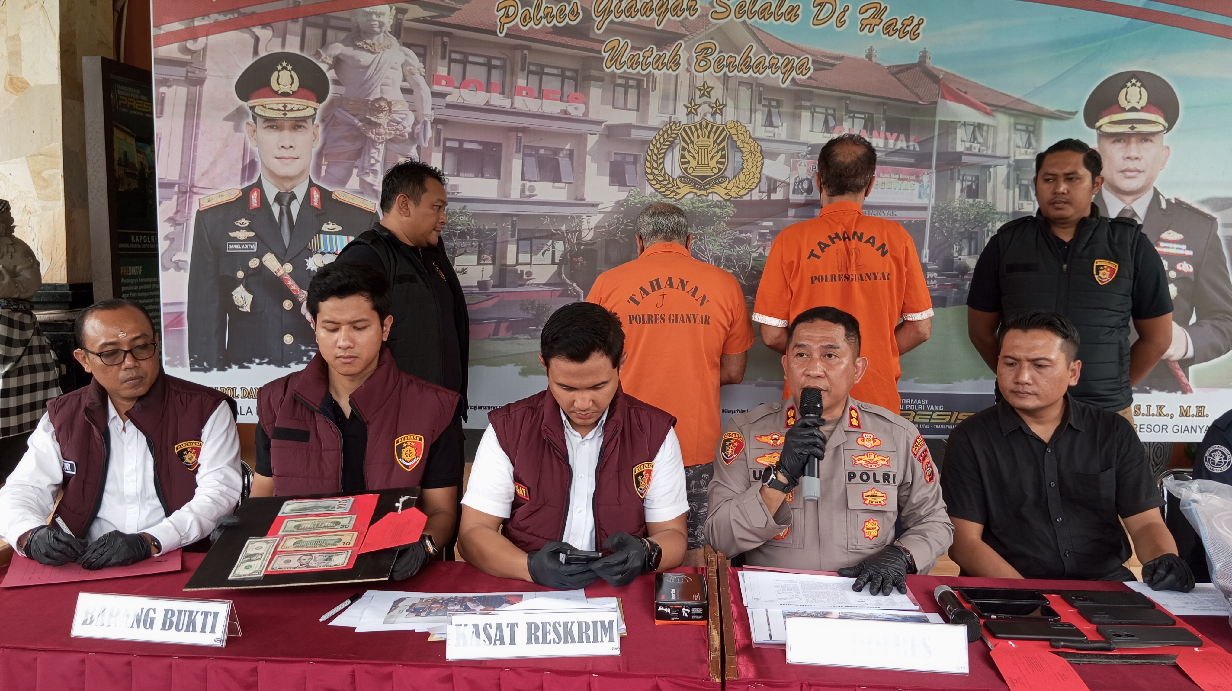 GIANYAR, BALINEWS. ID - Kasus penyekapan dengan korban warga Iran berhasil dibongkar oleh jajaran Polres Gianyar. Kasus penyekapan dengan korban inisial RAN te…