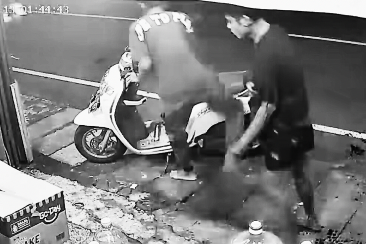 DENPASAR, BALINEWS.ID - Tak ada angin tak ada hujan, pria bernama Kadek Parwata (31) ditusuk menggunakan senjata tajam oleh pria misterius hingga tewas. Kejadi…