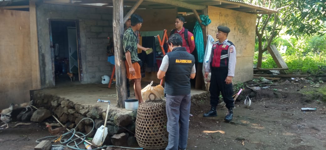 KARANGASEM, BALINEWS.ID – Aksi pencurian menyasar rumah warga Banjar Dinas Muntig, Desa Tulamben, Kecamatan Kubu pada Senin dini hari (24/2/2025). Pencuri berh…
