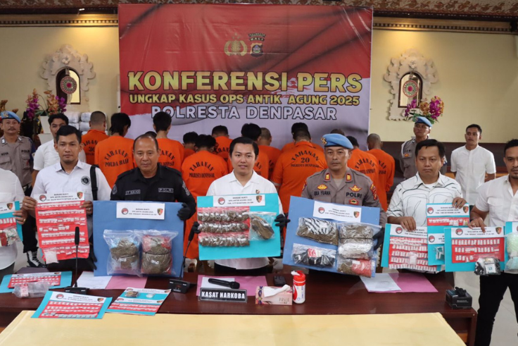 DENPASAR, BALINEWS.ID - Polresta Denpasar mengungkap 30 kasus peredaran narkotika dalam Operasi Antik Agung yang berlangsung selama 16 hari. Dari jumlah terseb…