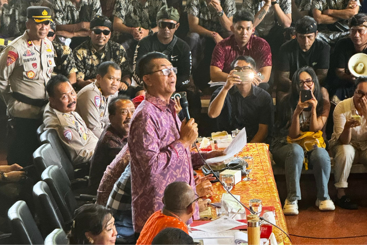 DENPASAR, BALINEWS.ID - Ribuan driver pariwisata yang tergabung dalam Forum Perjuangan Driver Pariwisata Bali kembali turun ke jalan untuk menuntut realisasi r…
