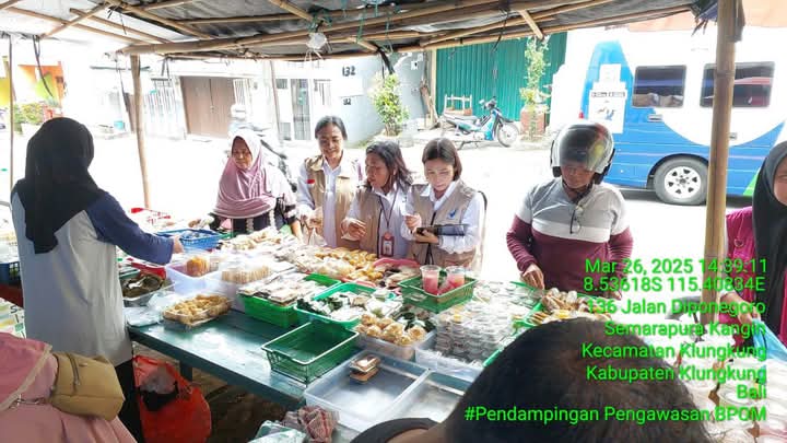 KLUNGKUNG, BALINEWS.ID - Sebanyak 33 jenis takjil atau makanan berbuka puasa, diperiksa oleh Balai Besar Pengawasan Obat dan Makanan (BBPOM) Denpasar. Pengecek…