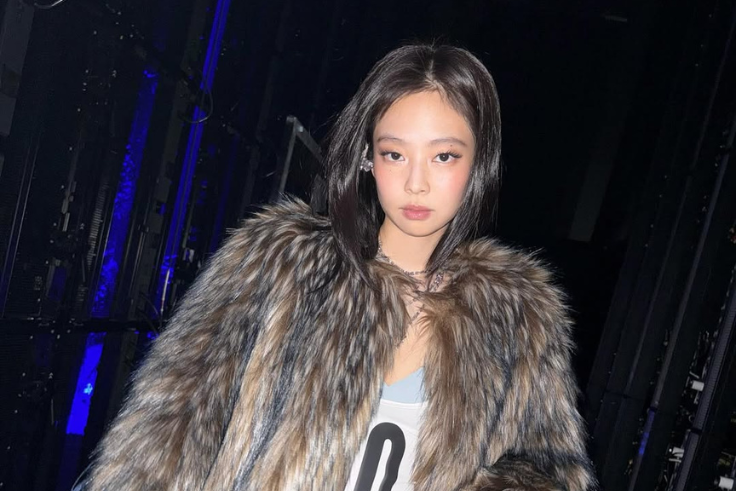 HIBURAN, Balinews.id - Jennie BLACKPINK baru saja merilis album baru "ruby" pada Jumat (7/3/25) yang berisi 15 buah lagu. Salah satu lagu dari album tersebut b…