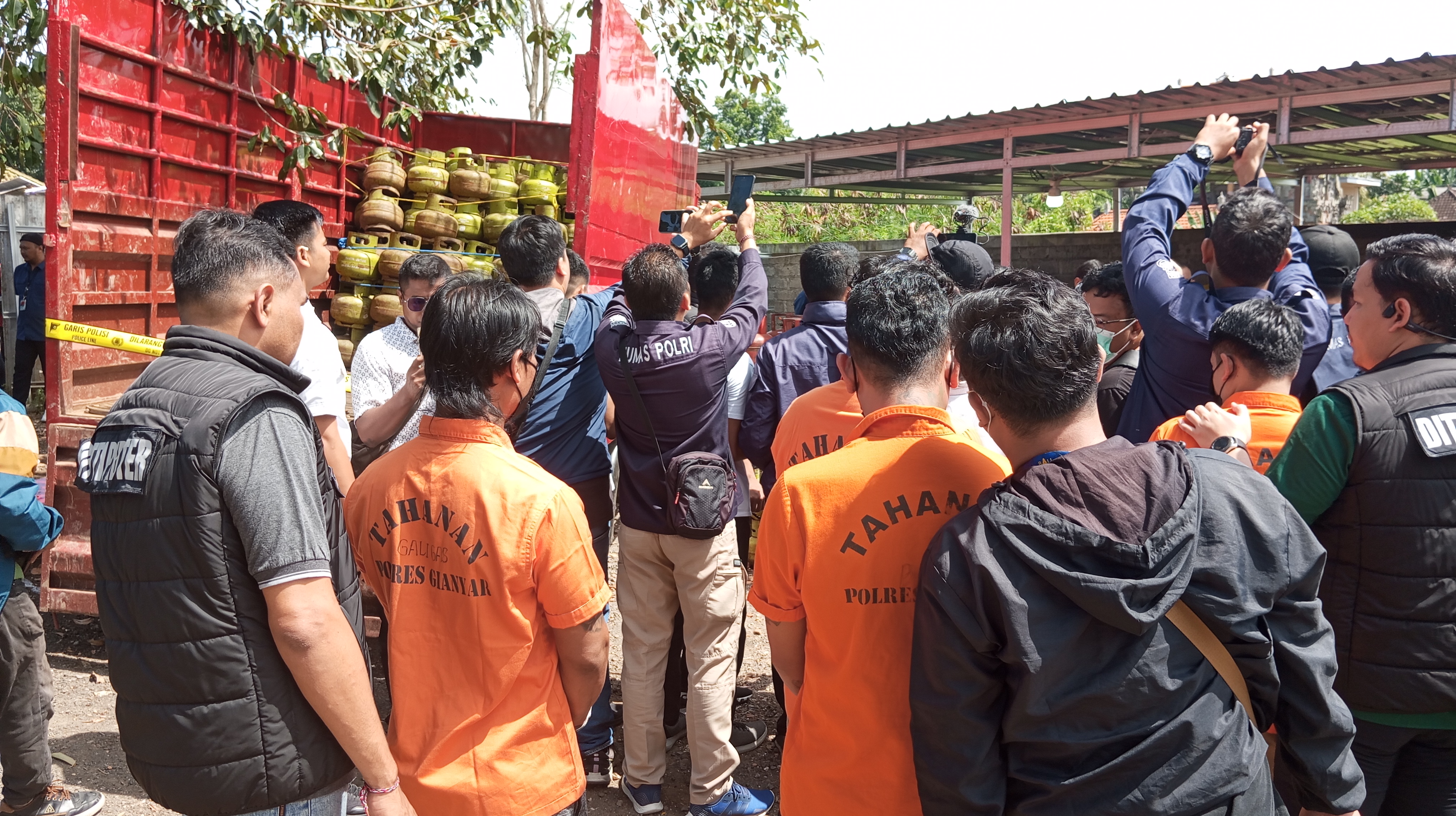 GIANYAR, BALINEWS.ID - Direktorat Tindak Pidana Tertentu (Dit Tipidter) Bareskrim Polri mengungkap jaringan penyalahgunaan Liquefied Petroleum Gas (LPG) tabung…